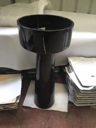 Pia de Pedestal de Mármore Preto